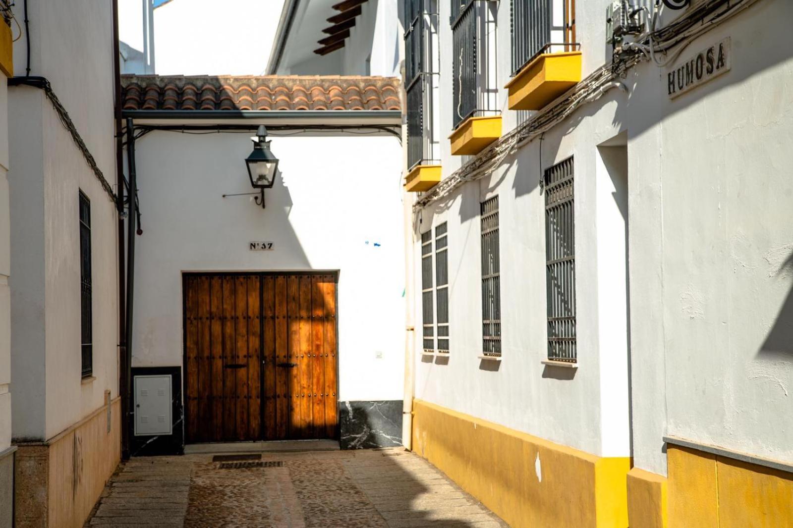 Los Patios De San Lorenzo Con Parking Cordoba Exterior photo