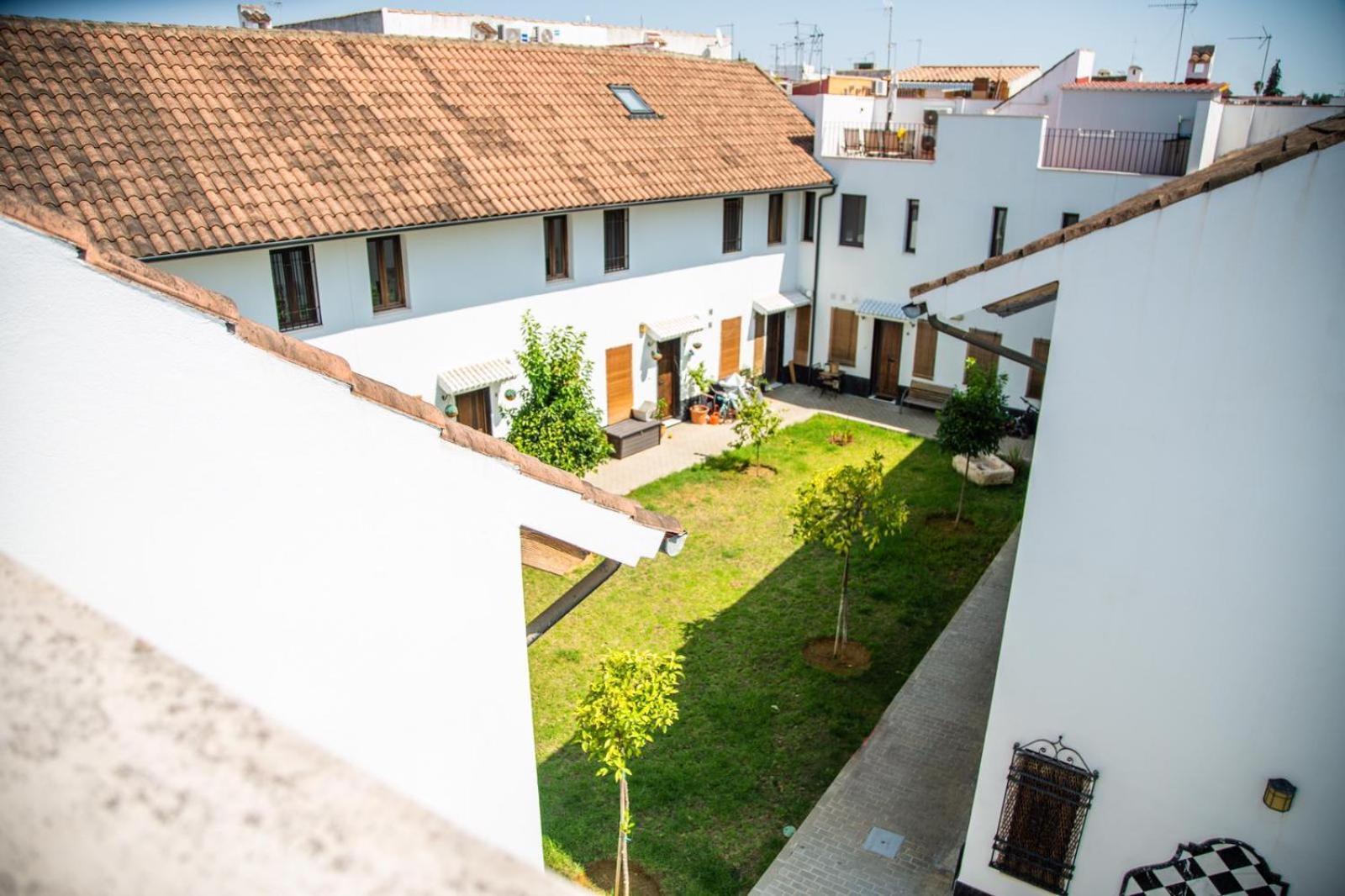 Los Patios De San Lorenzo Con Parking Cordoba Exterior photo