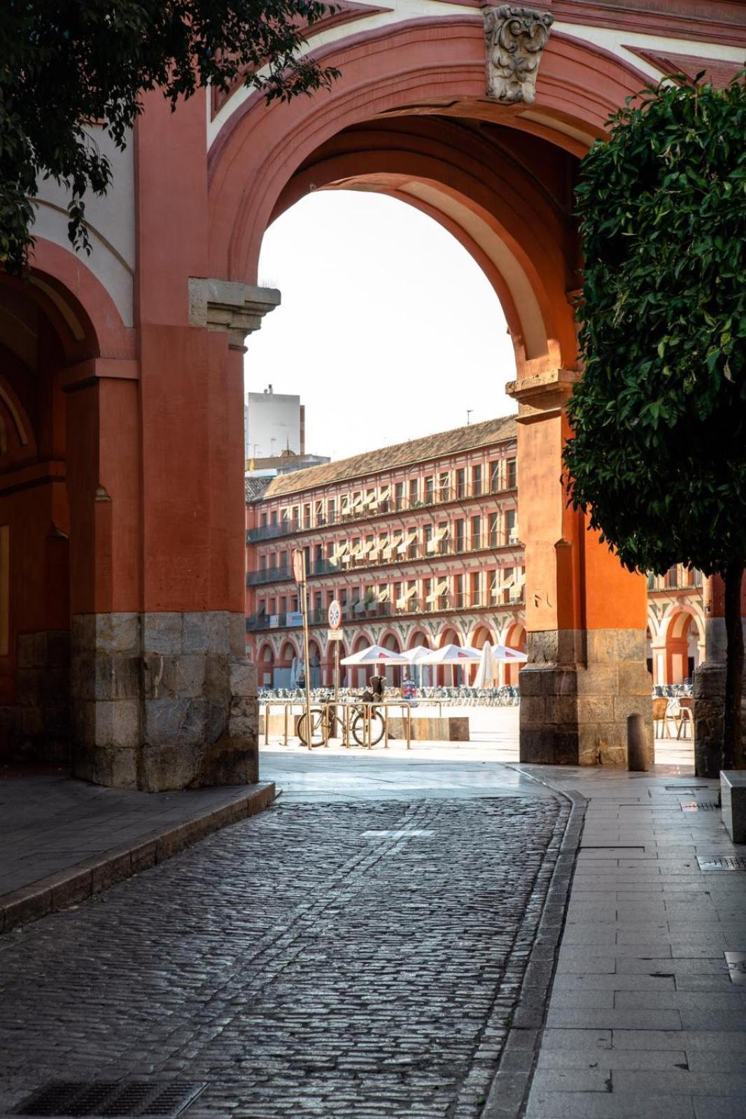 Los Patios De San Lorenzo Con Parking Cordoba Exterior photo